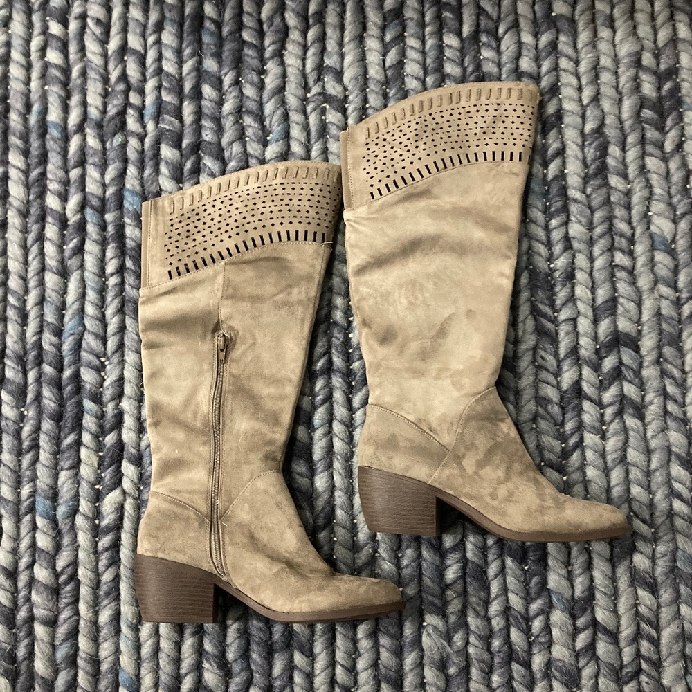 Suede dress boots
